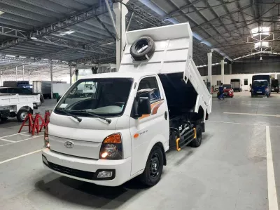 Dịch vụ thay Kính chắn gió xe tải Hyundai 1.5 tấn tận nơi